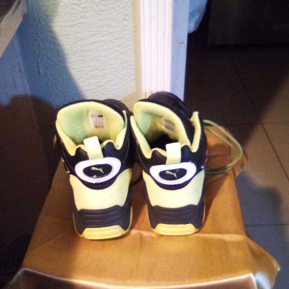 Shoes - Picture 4 of 7